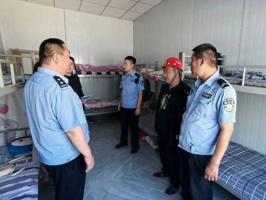 长治壶关集店派出所开展辖区流动人口排查工作