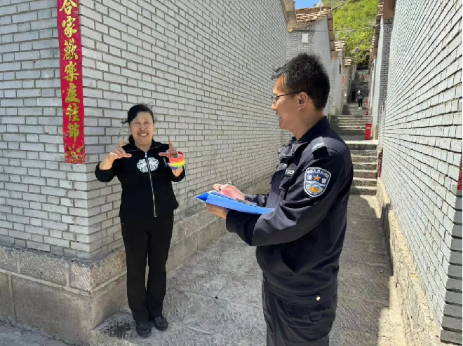 山西左权县公安局芹泉派出所：“景”好“警”更好，异地制证暖人心