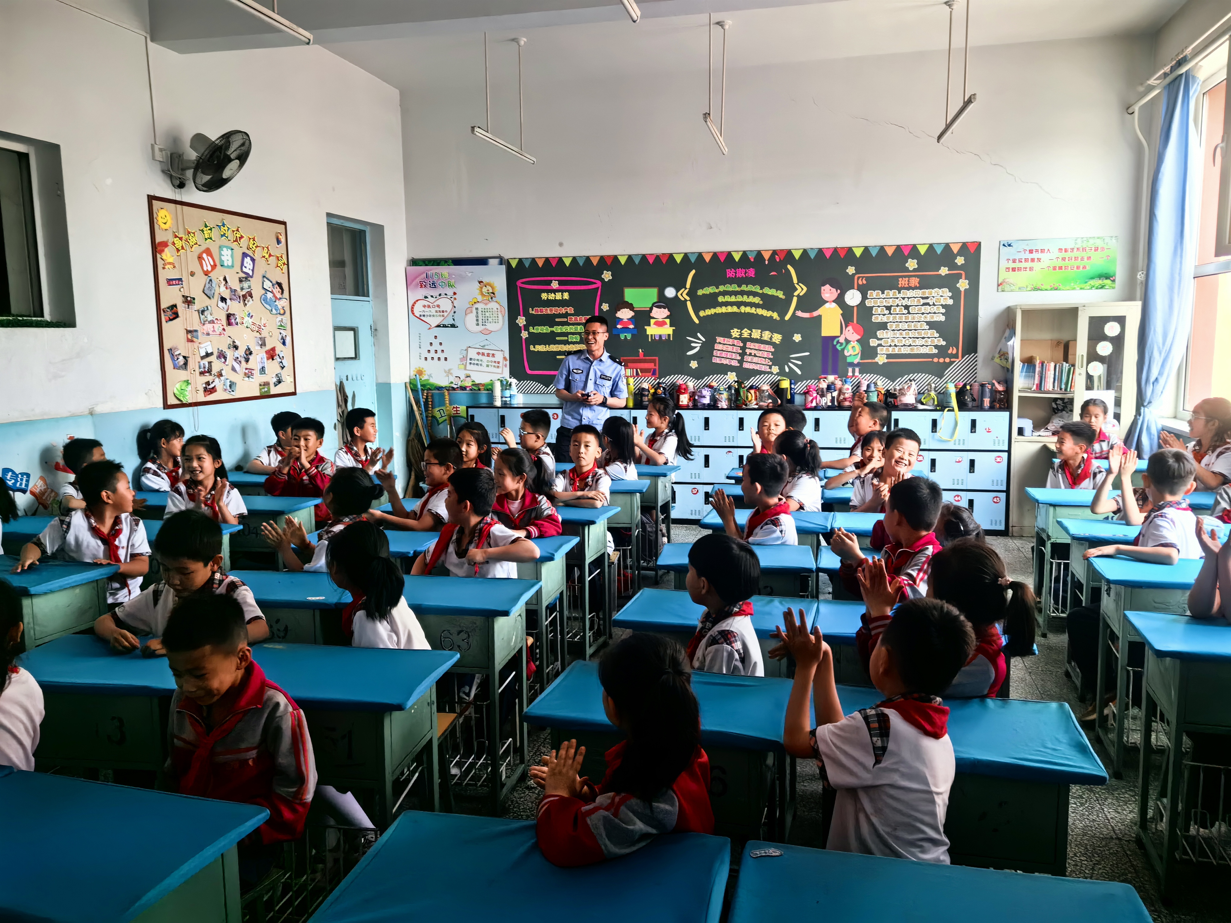 山西介休公安东南所：走进校园  “警”紧相伴