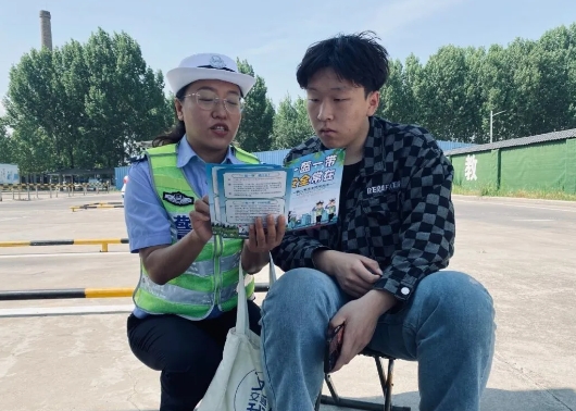临汾翼城：扣紧“安全带”，把好“方向盘”！交通安全宣传从“新驾驶人” 开始