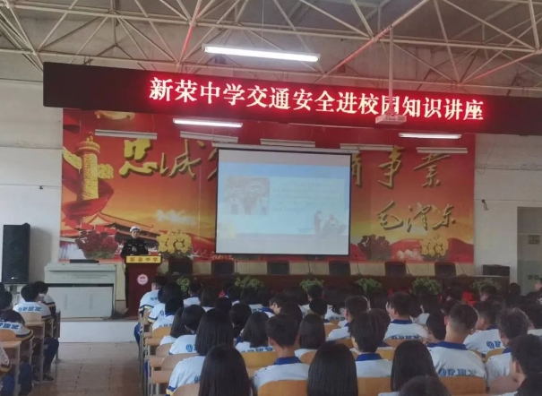 大同市公安交警持续开展交安宣传活动