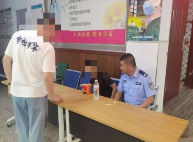 朔州怀仁：少年割腕轻生   民警“紧急营救”