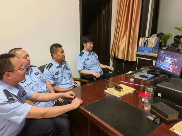 长治市公安局潞城分局组织收看全国“公安楷模”魏和友同志先进事迹发布仪式