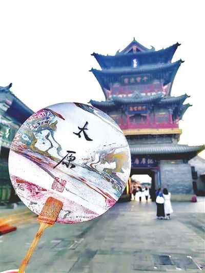 太原古县城：“漆”彩非遗“扇”染美色