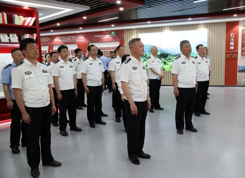 山西警察学院组织党员干部赴清徐县党风廉政教育基地开展警示教育