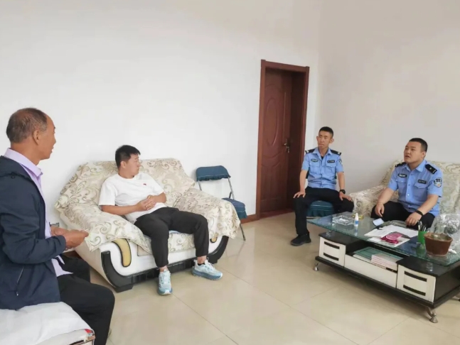 山西左权县公安局辽阳派出所：入户走访解民忧  为民服务办实事