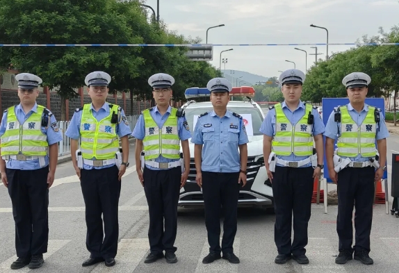 长治壶关交警：你乘风破浪，我保驾护航
