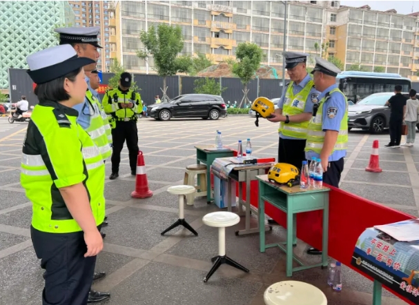 高考最后一天，你执笔破阵 临汾公安交警为梦想护航！