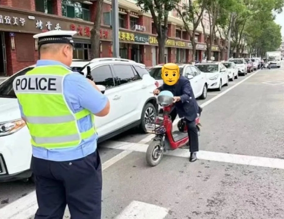 无“盔”不骑行，长治武乡交警整治行动进行中