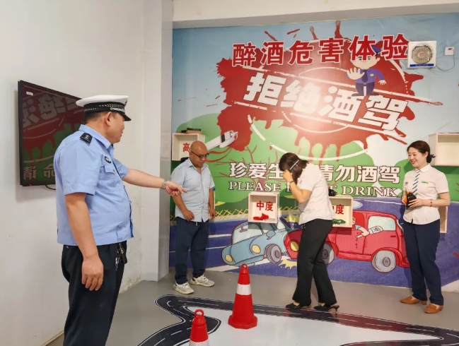 临汾公安交警组织企业员工走进交通安全宣传教育基地开展宣传教育活动