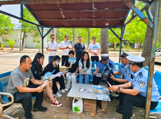 临汾公安交警走进辖区驾校针对“新驾驶人”开展交通安全宣传教育活动