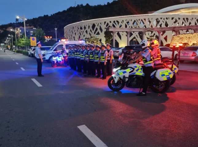 临汾公安交警开展夏季交通安全突出风险专项整治行动