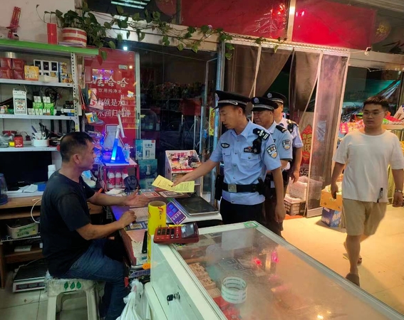 朔州怀仁市公安局里八庄中心派出所持续开展夏季治安打击整治行动宣传活动