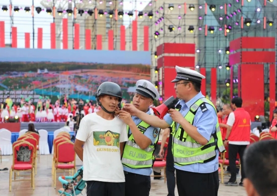临汾洪洞公安：消夏晚会“警”相随  花式宣传不停歇