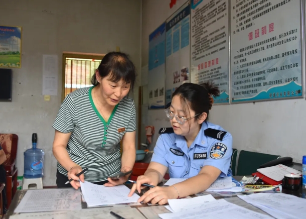 临汾公安交警走进辖区客运企业 严把夏季安全关