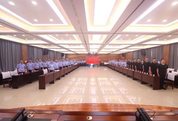 荣耀从警路  薪火永相传 ——吕梁中阳县公安局举行2024年民警荣退暨新警入警仪