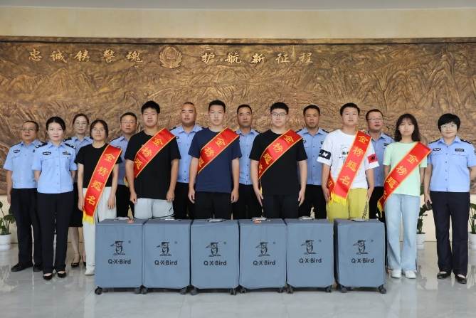 欢送学子，凝聚警心——长治壶关县公安局为高考升学的“警娃”祝福送行