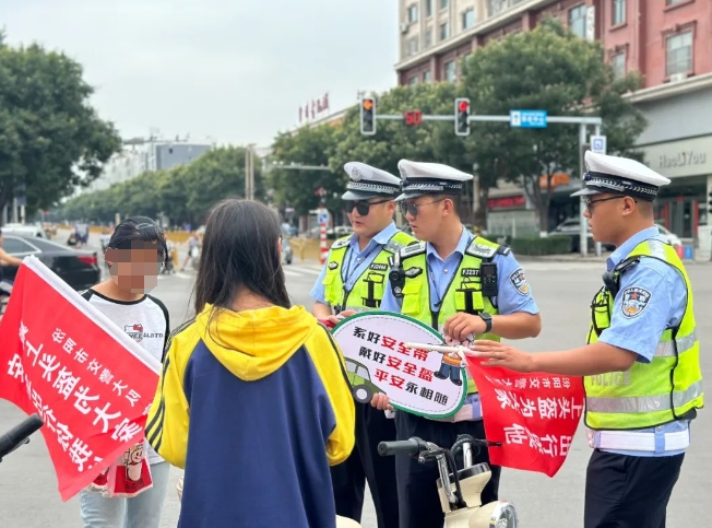  “劝导+宣传+管理”齐发力！吕梁汾阳交警持续强化“摩电”交通违法行为宣传