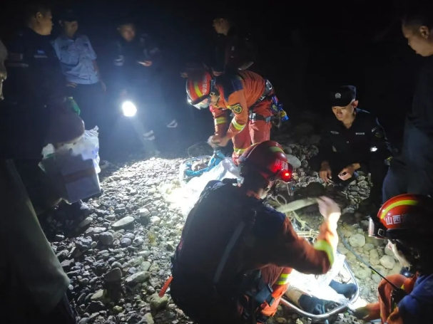 大山深处，6小时紧急救援！