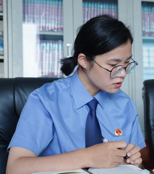 检察随笔丨一本小书的力量