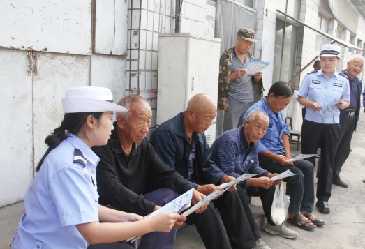 长治壶关交警：交通安全宣传进农村  让群众把“平安”带回家