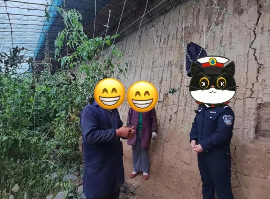 “假警察”遇到真警花，秒怂！