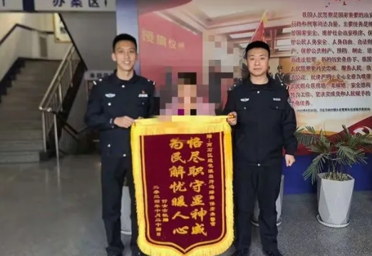 日渐寒，情更暖，吕梁离石公安守护在您身边......