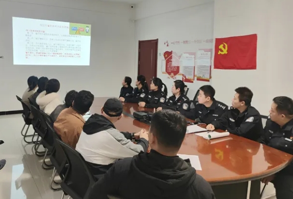 忻州定襄县公安局：下基层送法服务  进企业助力发展