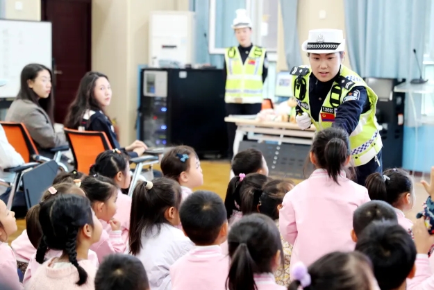 运城盐湖公安交警：“警校家”联手，齐心“护苗”茁壮成长