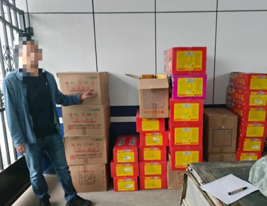 临汾霍州公安严厉打击非法运输、储存、销售、燃放烟花爆竹违法行为！