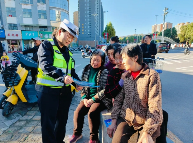 临汾安泽：强化“一老一小”宣传  让交通安全“声”入人心！​