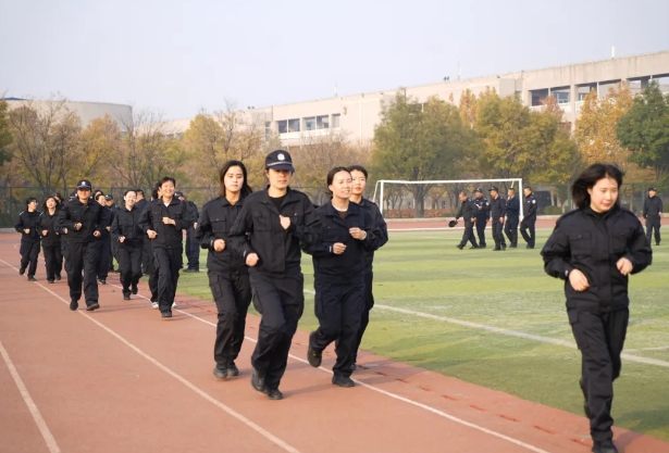以考促练  砺兵强警——晋中平遥公安组织开展“全警实战大练兵”体能测试