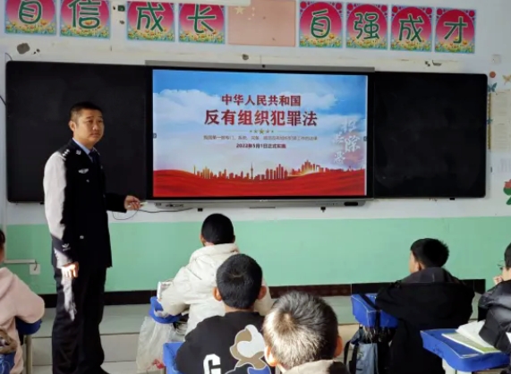 大同天镇：法治副校长进校园  普法教育“警”相随