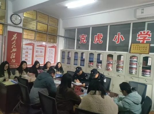 吕梁临县公安开展校园安全检查，护航少年健康成长