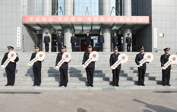 忻州定襄县公安局举行执法执勤车辆发放仪式
