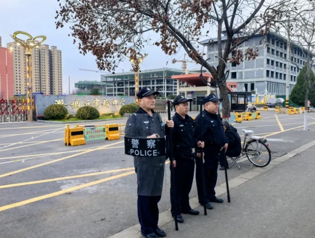 长治潞城：温暖“护学岗” 守好“上学路”