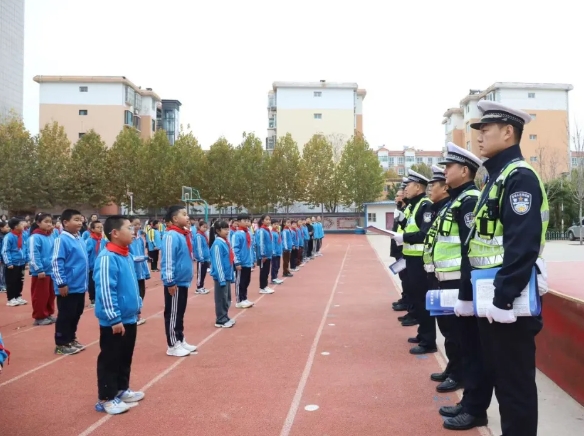 运城闻喜交警进校园话安全