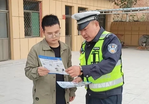 临汾安泽：公安交警进农村 共筑乡村平安行