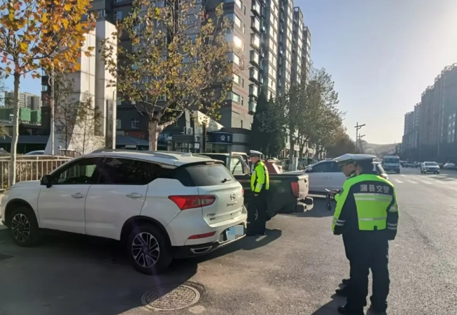 临汾蒲县公安交警持续开展城区秩序治理