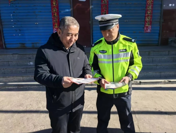 临汾蒲县公安交警交通宣传进农村