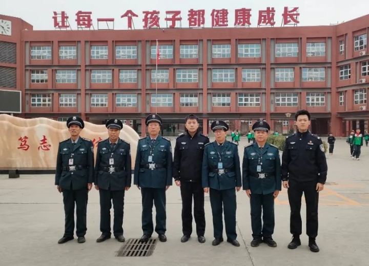 运城河津市公安局城区中心派出所积极开展校园守护行动