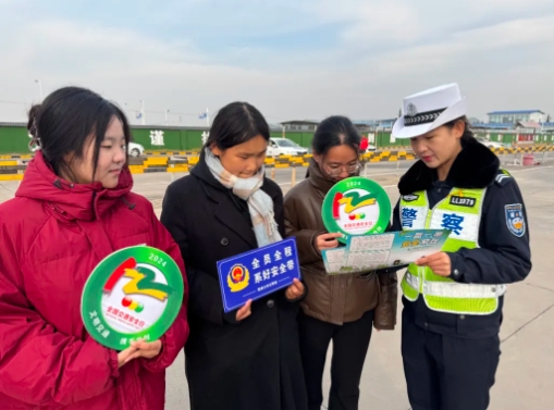 交通安全  从“起步”开始——临汾公安交警组织开展交通安全宣传教育进驾校活动