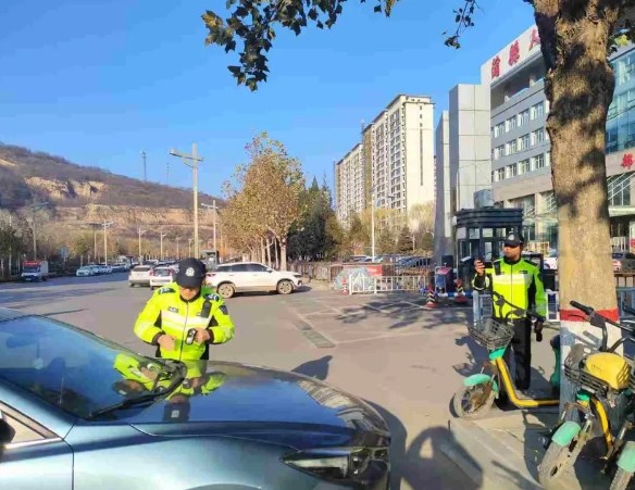 临汾蒲县公安：持续整治城区乱象  规范交通秩序