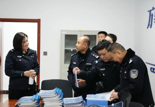 临汾市公安局“冬季行动”督导组深入大宁县公安局检查指导工作