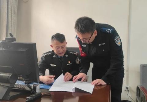临汾市公安局直属分局乡贤街派出所所长 贾金虎——“穿上这身警服，就得扛起肩上的责