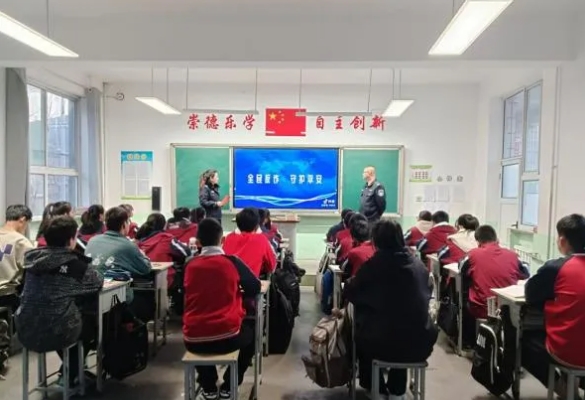 吕梁交城：“学法知法，守法用法”普法宣传进校园