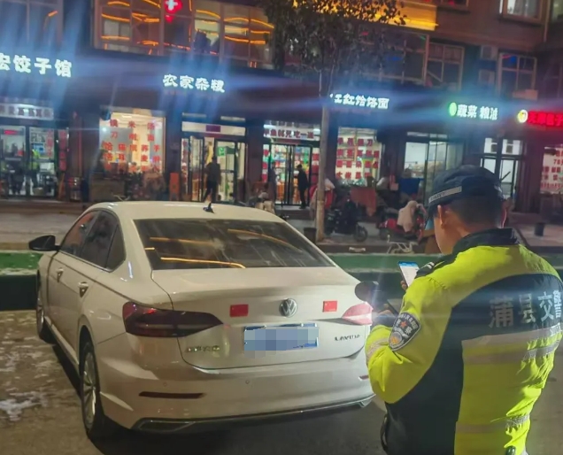 临汾蒲县公安公安交警持续开展城区道路交通秩序整治