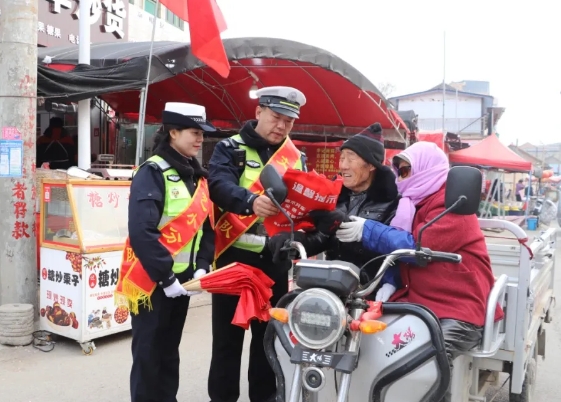 运城绛县交警逢集赶集宣交安