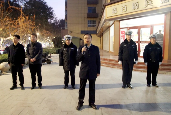 临汾市公安局交警支队召开市区“五街六巷”交通秩序整治工作提升推进会