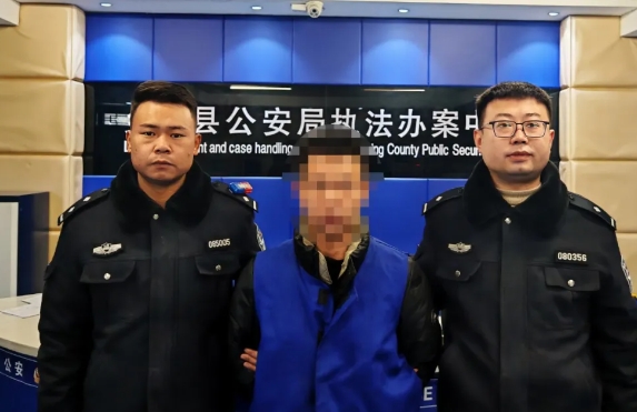 临汾乡宁公安依法查处一起非法储存烟花爆竹案